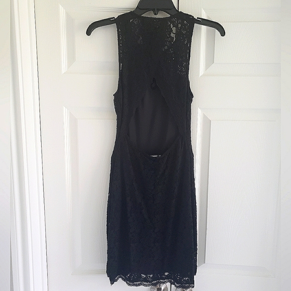 Express Lace Bodycon - Picture 5 of 8